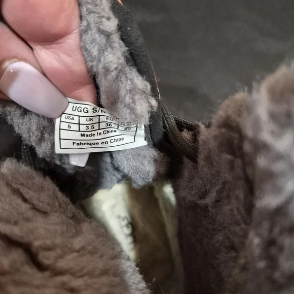 UGG Black/Gray ALL WEATHER Boots Womens size 5US. Gently Used! - Picture 7 of 8